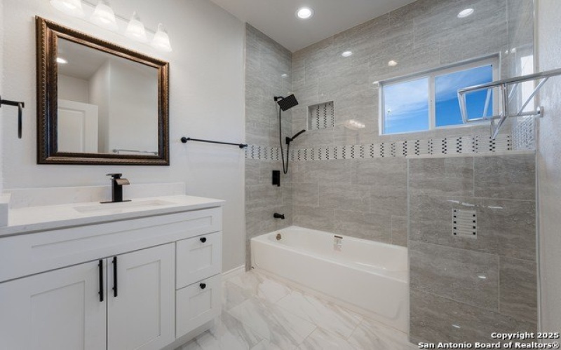 1615 Hough, Adkins, TX 78101, 3 Habitaciones Habitaciones , ,2 BañosBaños,Residential,En Venta,1615 Hough,1848618