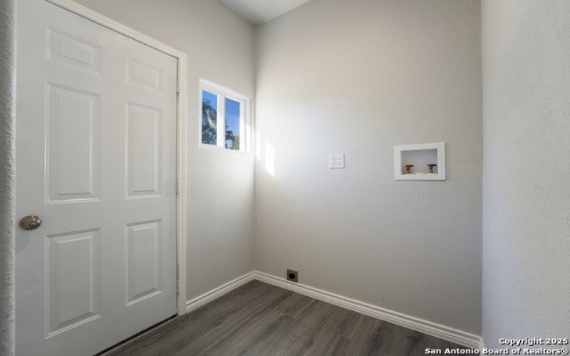 1615 Hough, Adkins, TX 78101, 3 Habitaciones Habitaciones , ,2 BañosBaños,Residential,En Venta,1615 Hough,1848618