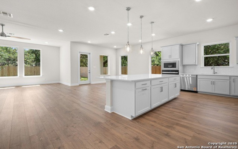 141 Rosanna Ridge, Universal City, TX 78148-3464, 3 Bedrooms Bedrooms, ,2 BathroomsBathrooms,Residential,For Sale,141 Rosanna Ridge,0,1848862