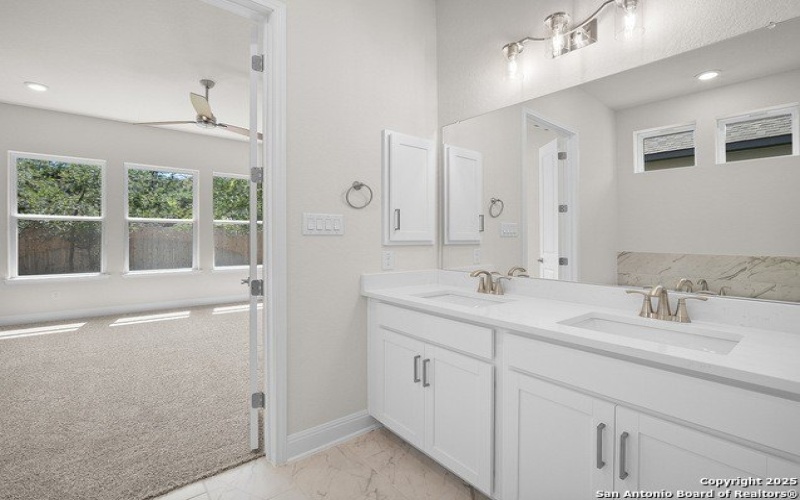 141 Rosanna Ridge, Universal City, TX 78148-3464, 3 Bedrooms Bedrooms, ,2 BathroomsBathrooms,Residential,For Sale,141 Rosanna Ridge,0,1848862