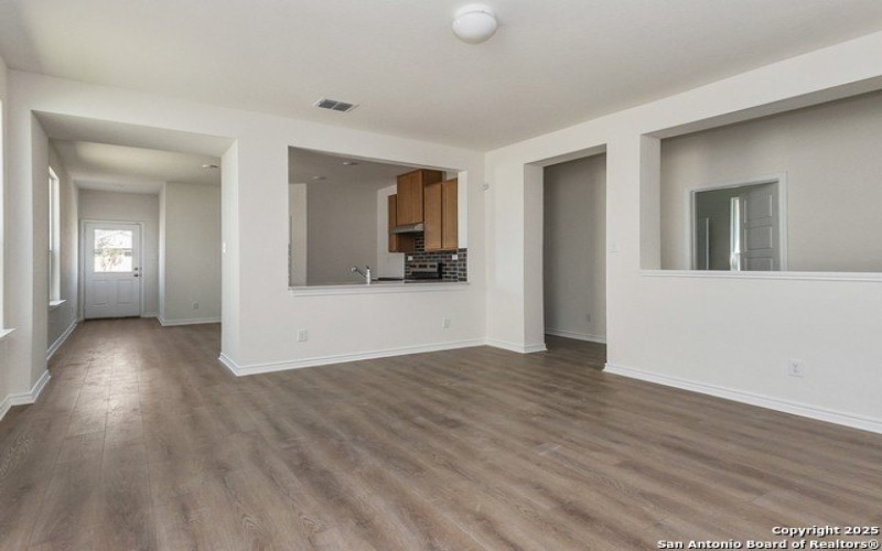 9518 Hinterlands Dr, San Antonio, TX 78221, 4 Habitaciones Habitaciones , ,2 BañosBaños,Residential,En Venta,9518 Hinterlands Dr,1840773