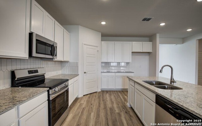313 Jills Path, Seguin, TX 78155, 3 Bedrooms Bedrooms, ,2 BathroomsBathrooms,Residential,For Sale,313 Jills Path,1849146
