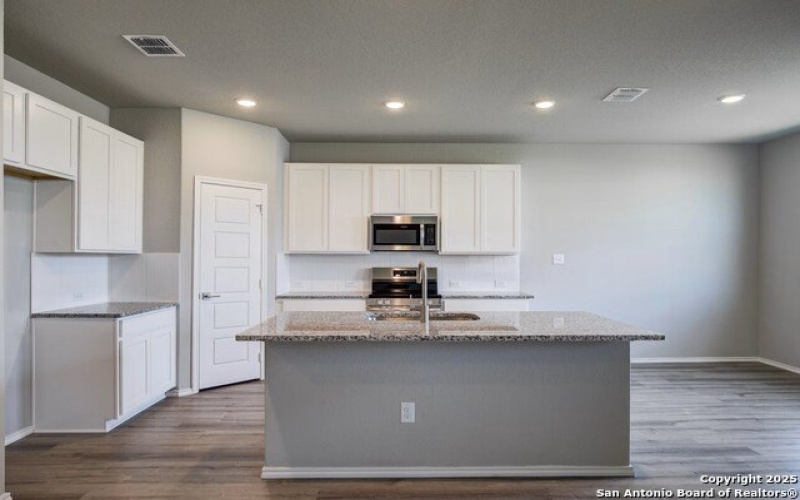 3453 Meteor Night, Converse, TX 78109, 3 Habitaciones Habitaciones , ,2 BañosBaños,Residential,En Venta,3453 Meteor Night,1849524