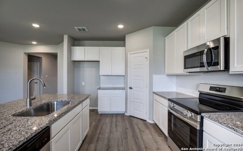 3453 Meteor Night, Converse, TX 78109, 3 Habitaciones Habitaciones , ,2 BañosBaños,Residential,En Venta,3453 Meteor Night,1849524