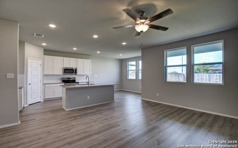 3453 Meteor Night, Converse, TX 78109, 3 Habitaciones Habitaciones , ,2 BañosBaños,Residential,En Venta,3453 Meteor Night,1849524