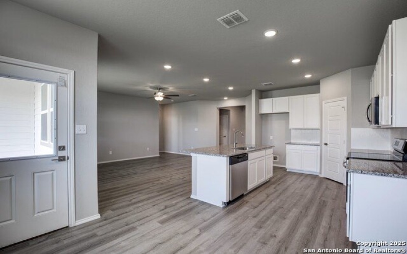 3453 Meteor Night, Converse, TX 78109, 3 Habitaciones Habitaciones , ,2 BañosBaños,Residential,En Venta,3453 Meteor Night,1849524