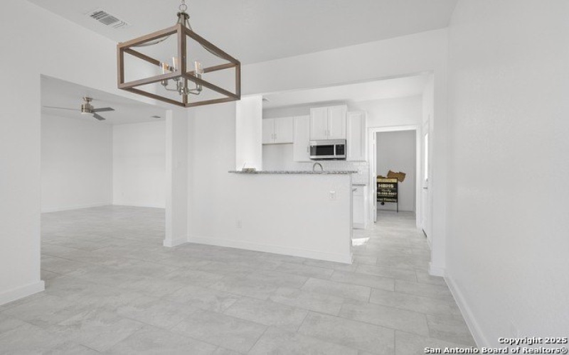 804 PEACH ST, Jourdanton, TX 78026, 3 Habitaciones Habitaciones , ,2 BañosBaños,Residential,En Venta,804 PEACH ST,1842392