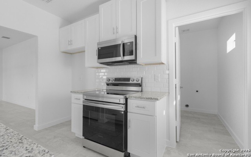 804 PEACH ST, Jourdanton, TX 78026, 3 Habitaciones Habitaciones , ,2 BañosBaños,Residential,En Venta,804 PEACH ST,1842392