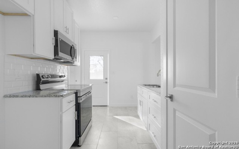 804 PEACH ST, Jourdanton, TX 78026, 3 Habitaciones Habitaciones , ,2 BañosBaños,Residential,En Venta,804 PEACH ST,1842392