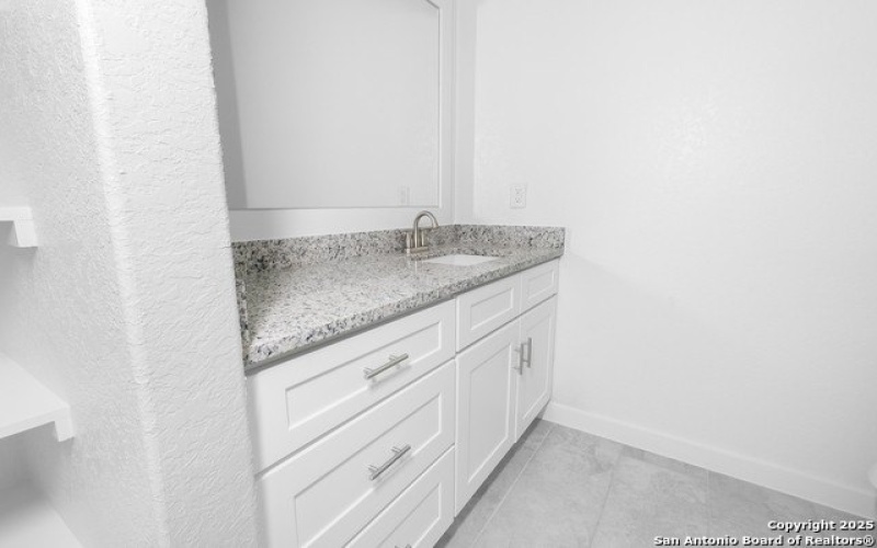 804 PEACH ST, Jourdanton, TX 78026, 3 Habitaciones Habitaciones , ,2 BañosBaños,Residential,En Venta,804 PEACH ST,1842392