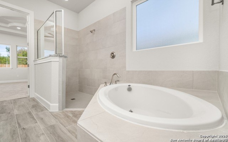 307 E Club View, Seguin, TX 78155, 3 Bedrooms Bedrooms, ,2 BathroomsBathrooms,Residential,For Sale,307 E Club View,1843818