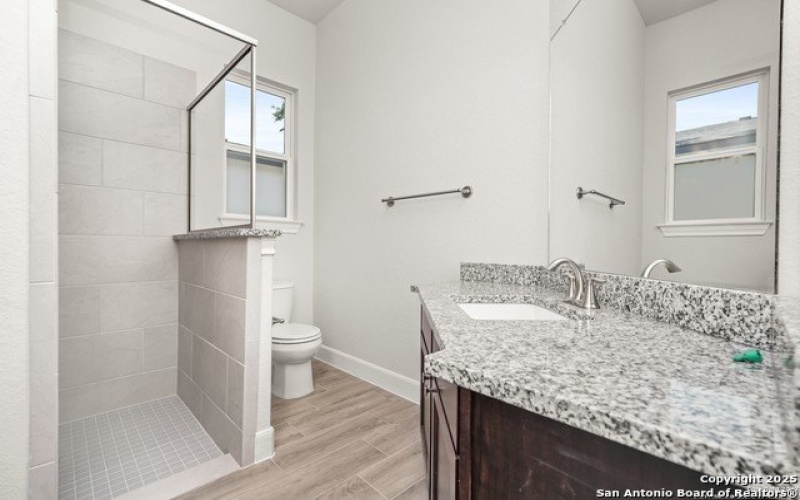 307 E Club View, Seguin, TX 78155, 3 Bedrooms Bedrooms, ,2 BathroomsBathrooms,Residential,For Sale,307 E Club View,1843818