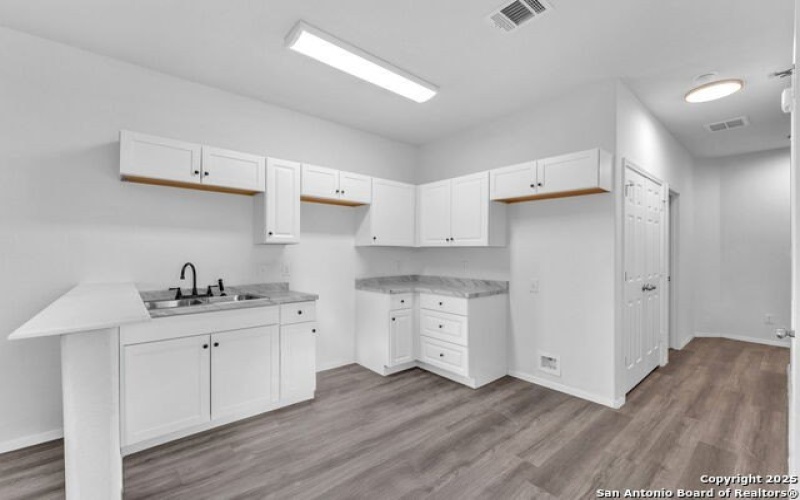 3007 SW McArthur Ave #201, San Antonio, TX 78211, 3 Bedrooms Bedrooms, ,2 BathroomsBathrooms,Residential,For Sale,3007 SW McArthur Ave,1852183