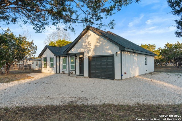 185 Jim Dalrymple, Leakey, TX 78873, 3 Bedrooms Bedrooms, ,2 BathroomsBathrooms,Residential,For Sale,185 Jim Dalrymple,1850340