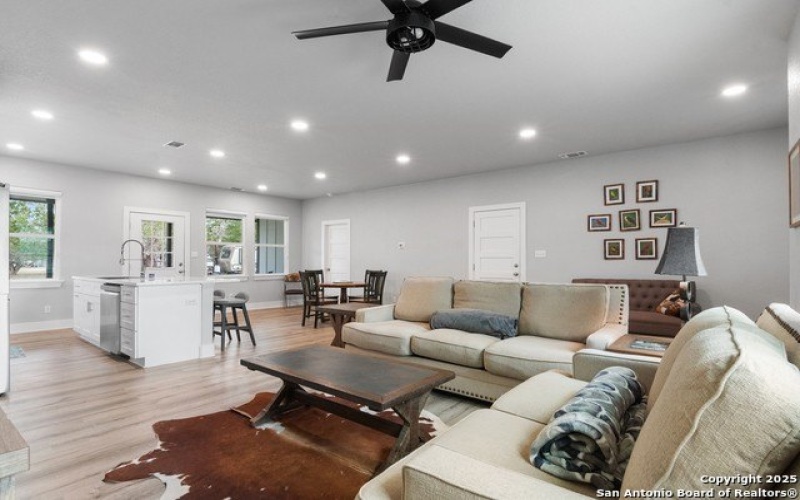 185 Jim Dalrymple, Leakey, TX 78873, 3 Bedrooms Bedrooms, ,2 BathroomsBathrooms,Residential,For Sale,185 Jim Dalrymple,1850340