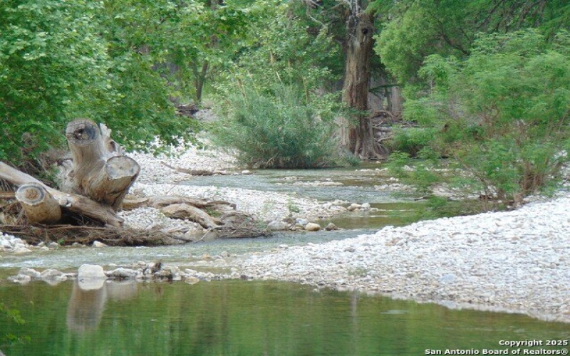 185 Jim Dalrymple, Leakey, TX 78873, 3 Bedrooms Bedrooms, ,2 BathroomsBathrooms,Residential,For Sale,185 Jim Dalrymple,1850340