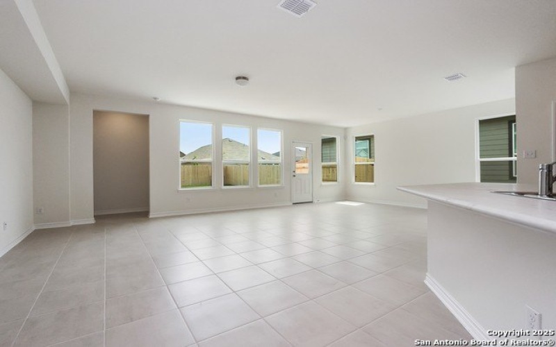 9406 HAMMERSTONE DR, San Antonio, TX 78221, 3 Bedrooms Bedrooms, ,2 BathroomsBathrooms,Residential,For Sale,9406 HAMMERSTONE DR,1850443