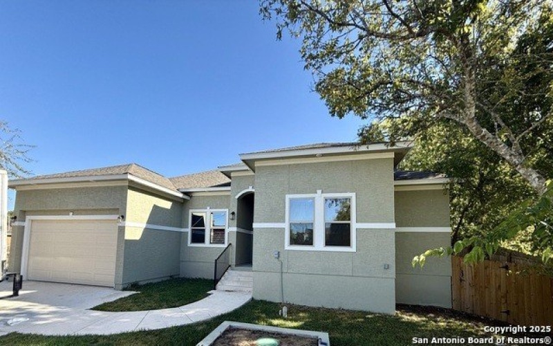 7802 Clearwater Blvd, Selma, TX 78154, 5 Bedrooms Bedrooms, ,5 BathroomsBathrooms,Residential,For Sale,7802 Clearwater Blvd,1850734