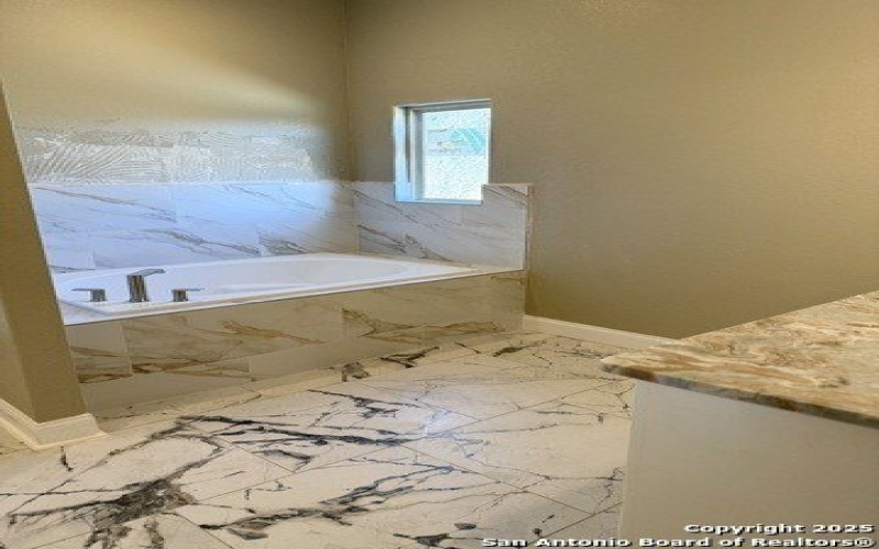 7802 Clearwater Blvd, Selma, TX 78154, 5 Bedrooms Bedrooms, ,5 BathroomsBathrooms,Residential,For Sale,7802 Clearwater Blvd,1850734
