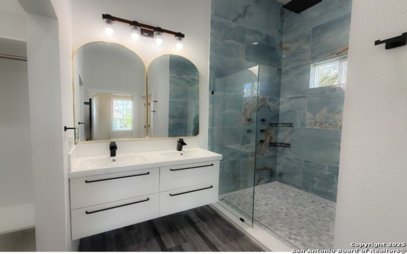 131 FRIENDLYWOOD DR, Canyon Lake, TX 78133, 3 Habitaciones Habitaciones , ,2 BañosBaños,Residential,En Venta,131 FRIENDLYWOOD DR,1850995