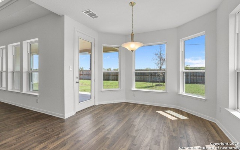 138 Annette Dr, Castroville, TX 78009, 5 Bedrooms Bedrooms, ,5 BathroomsBathrooms,Residential,For Sale,138 Annette Dr,0,1851046