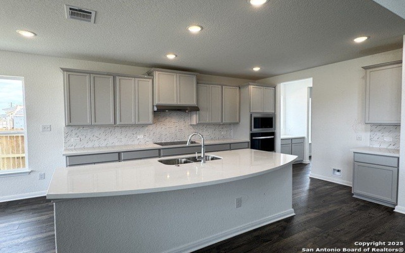 138 Annette Dr, Castroville, TX 78009, 5 Habitaciones Habitaciones , ,5 BañosBaños,Residential,En Venta,138 Annette Dr,1851046