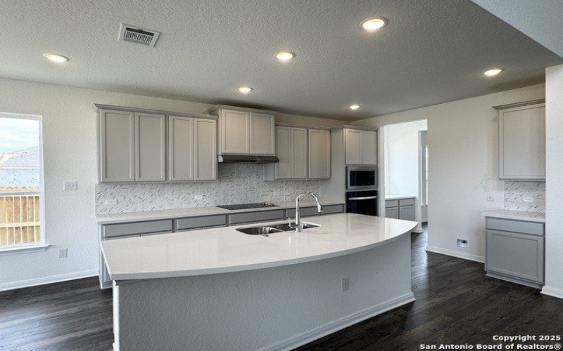 138 Annette Dr, Castroville, TX 78009, 5 Habitaciones Habitaciones , ,5 BañosBaños,Residential,En Venta,138 Annette Dr,1851046