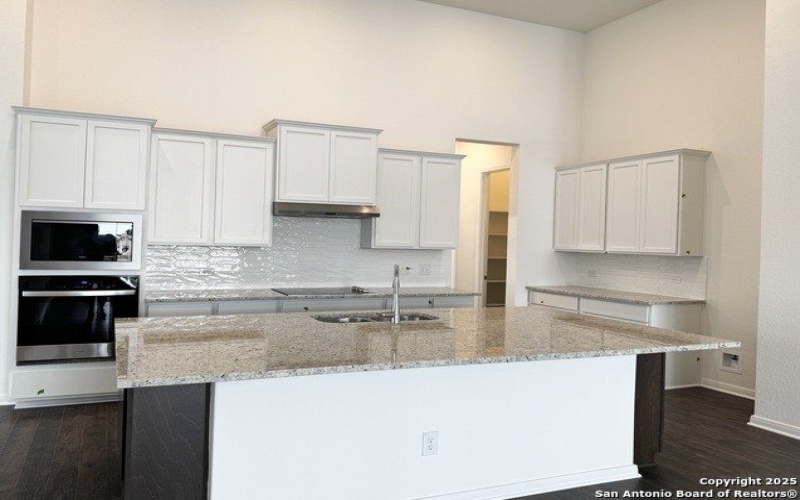 124 Katie Court, Castroville, TX 78009, 4 Habitaciones Habitaciones , ,5 BañosBaños,Residential,En Venta,124 Katie Court,1851054
