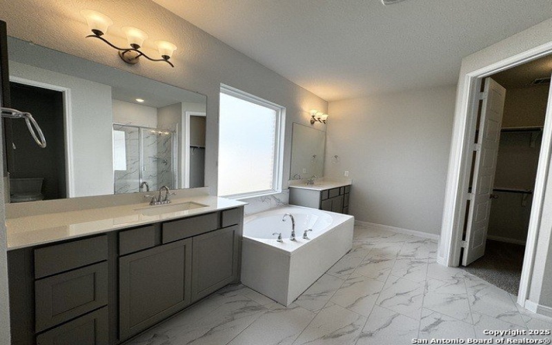 179 Katie Court, Castroville, TX 78009, 4 Habitaciones Habitaciones , ,3 BañosBaños,Residential,En Venta,179 Katie Court,1851058