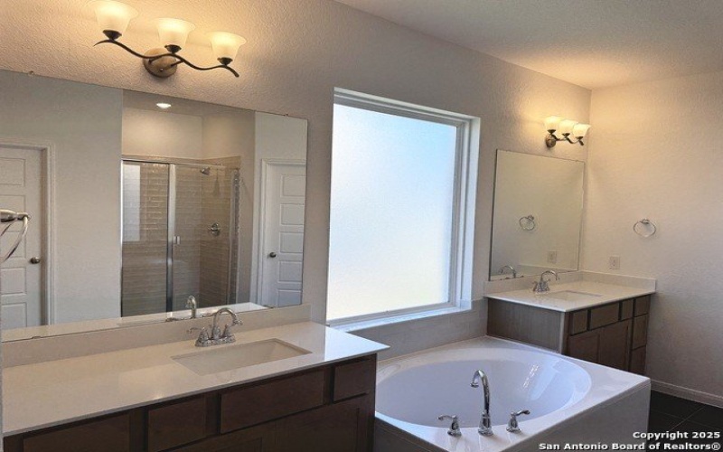 179 Annette Dr, Castroville, TX 78009, 4 Habitaciones Habitaciones , ,3 BañosBaños,Residential,En Venta,179 Annette Dr,1851060