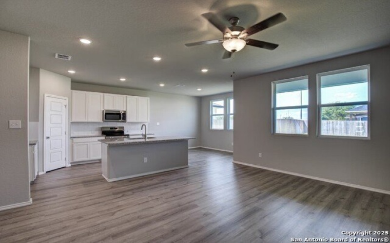 6875 Comanche Cave, San Antonio, TX 78233, 3 Bedrooms Bedrooms, ,2 BathroomsBathrooms,Residential,For Sale,6875 Comanche Cave,0,1851378