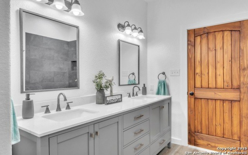 1702 17th, Hondo, TX 78861, 3 Habitaciones Habitaciones , ,2 BañosBaños,Residential,En Venta,1702 17th,0,1854862