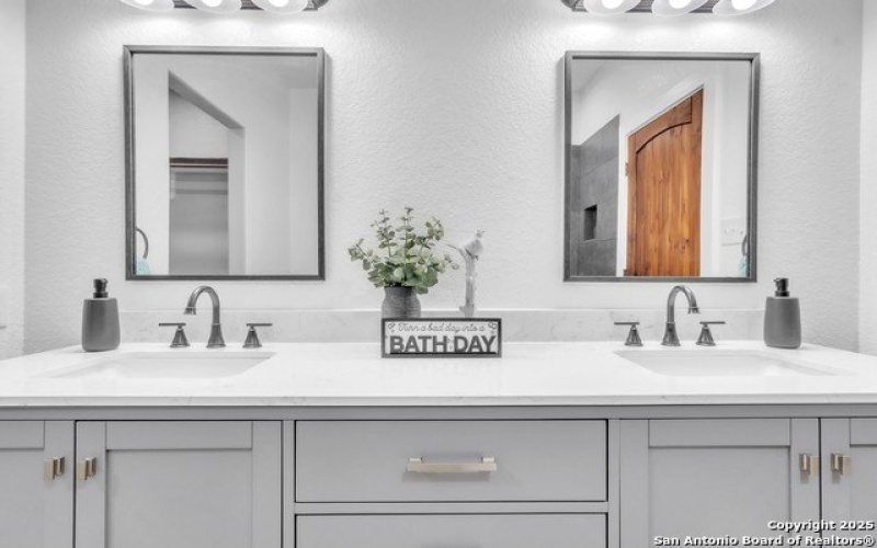 1702 17th, Hondo, TX 78861, 3 Habitaciones Habitaciones , ,2 BañosBaños,Residential,En Venta,1702 17th,0,1854862