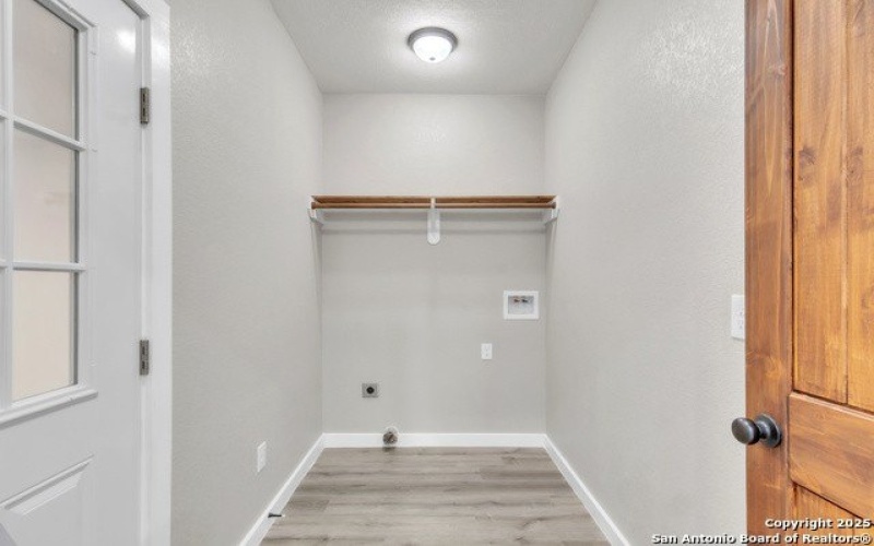1702 17th, Hondo, TX 78861, 3 Habitaciones Habitaciones , ,2 BañosBaños,Residential,En Venta,1702 17th,0,1854862
