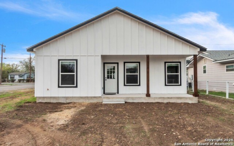 1702 17th, Hondo, TX 78861, 3 Habitaciones Habitaciones , ,2 BañosBaños,Residential,En Venta,1702 17th,0,1854862
