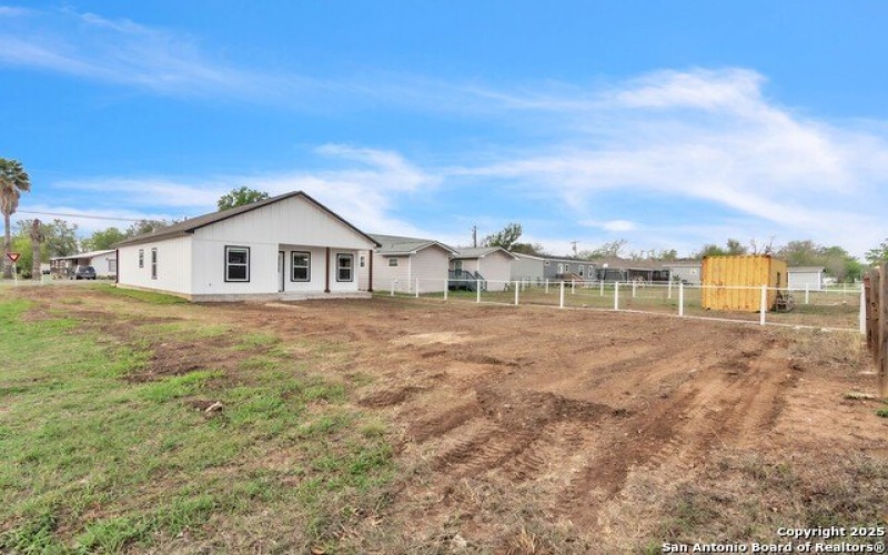 1702 17th, Hondo, TX 78861, 3 Habitaciones Habitaciones , ,2 BañosBaños,Residential,En Venta,1702 17th,0,1854862