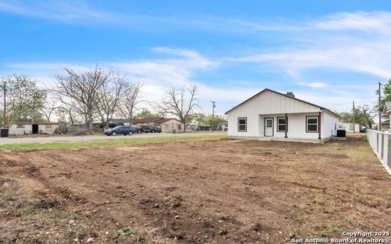 1702 17th, Hondo, TX 78861, 3 Habitaciones Habitaciones , ,2 BañosBaños,Residential,En Venta,1702 17th,0,1854862