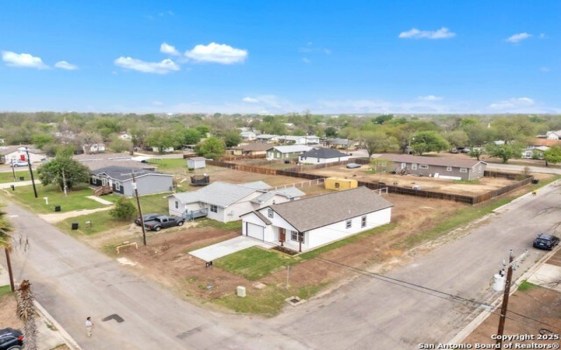 1702 17th, Hondo, TX 78861, 3 Habitaciones Habitaciones , ,2 BañosBaños,Residential,En Venta,1702 17th,0,1854862