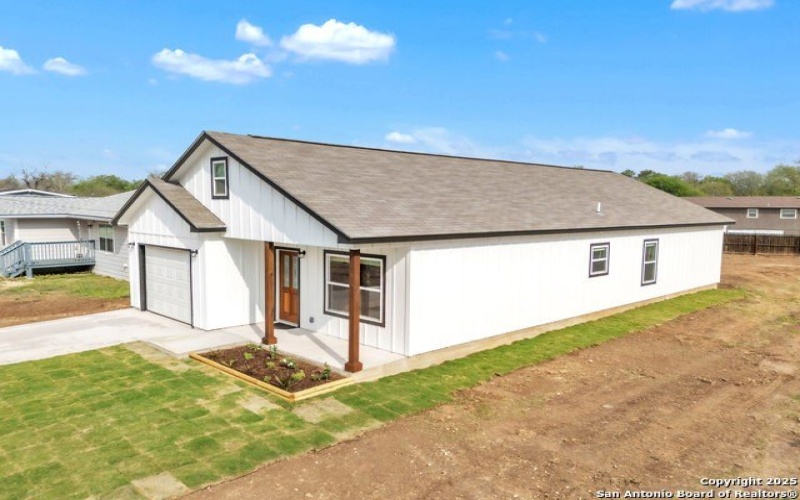 1702 17th, Hondo, TX 78861, 3 Habitaciones Habitaciones , ,2 BañosBaños,Residential,En Venta,1702 17th,0,1854862