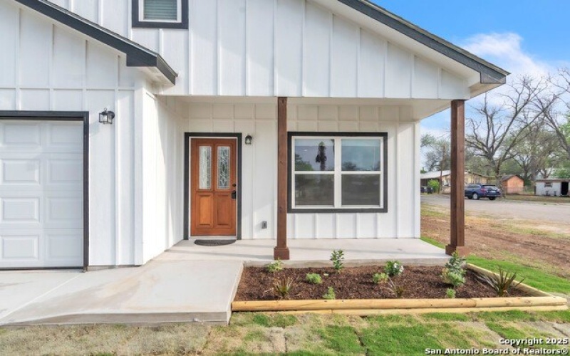 1702 17th, Hondo, TX 78861, 3 Habitaciones Habitaciones , ,2 BañosBaños,Residential,En Venta,1702 17th,0,1854862