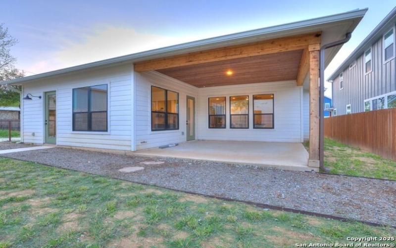 605 Graham, Boerne, TX 78006, 5 Habitaciones Habitaciones , ,3 BañosBaños,Residential,En Venta,605 Graham,1855682