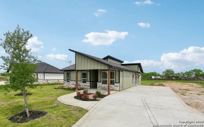 16924 RANCHO ESCONDIDO, Atascosa, TX 78002, 3 Habitaciones Habitaciones , ,2 BañosBaños,Residential,En Venta,16924 RANCHO ESCONDIDO,0,1856058