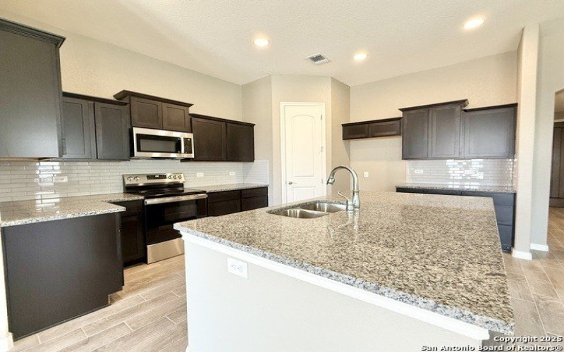 200 Valley Forge, Pleasanton, TX 78064, 4 Habitaciones Habitaciones , ,3 BañosBaños,Residential,En Venta,200 Valley Forge,1859702