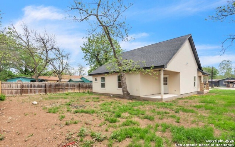 1318 Avenue D, Hondo, TX 78861, 3 Bedrooms Bedrooms, ,2 BathroomsBathrooms,Residential,For Sale,1318 Avenue D,0,1856537