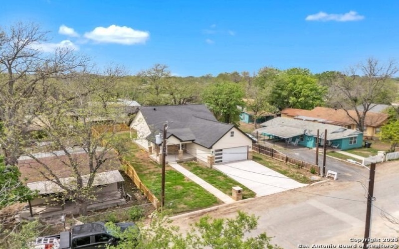 1318 Avenue D, Hondo, TX 78861, 3 Bedrooms Bedrooms, ,2 BathroomsBathrooms,Residential,For Sale,1318 Avenue D,0,1856537