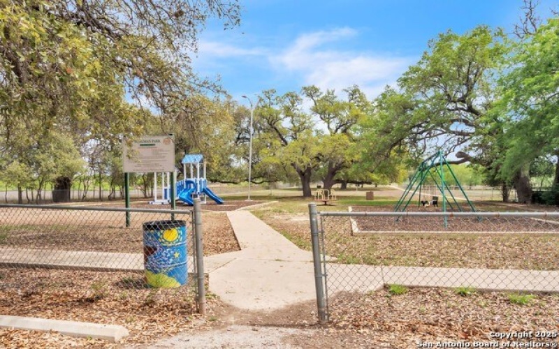 1318 Avenue D, Hondo, TX 78861, 3 Bedrooms Bedrooms, ,2 BathroomsBathrooms,Residential,For Sale,1318 Avenue D,0,1856537