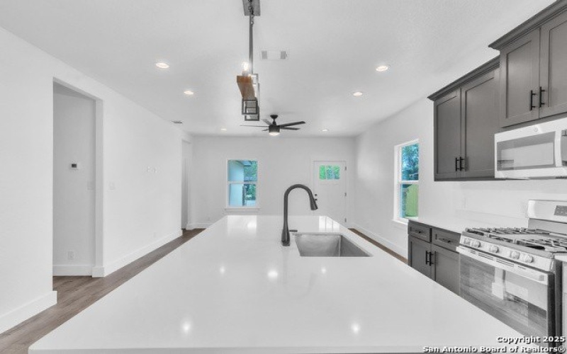 1318 Avenue D, Hondo, TX 78861, 3 Bedrooms Bedrooms, ,2 BathroomsBathrooms,Residential,For Sale,1318 Avenue D,0,1856537