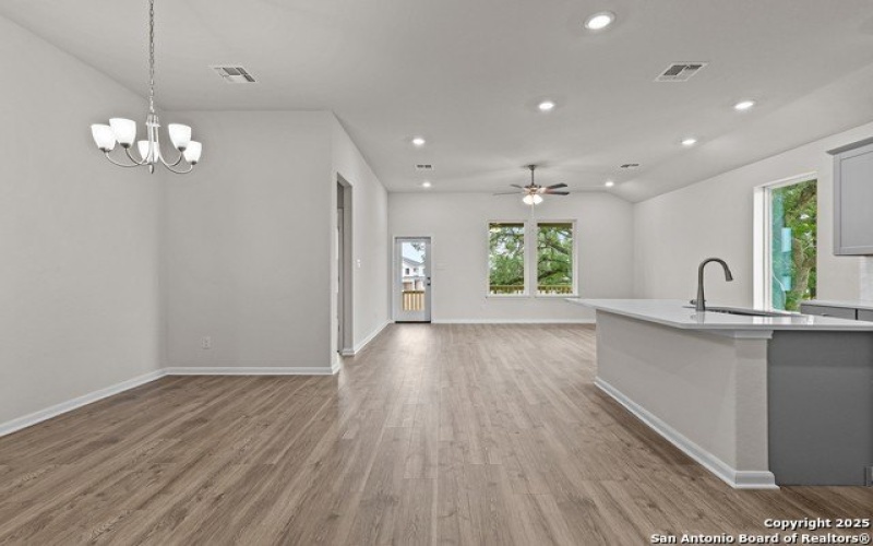 15556 Bonnethead Road, San Antonio, TX 78253-7208, 4 Habitaciones Habitaciones , ,2 BañosBaños,Residential,En Venta,15556 Bonnethead Road,0,1860114