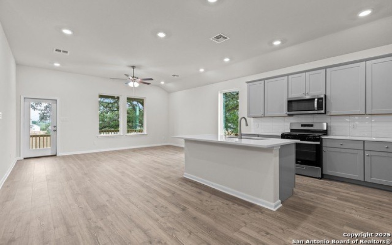 15556 Bonnethead Road, San Antonio, TX 78253-7208, 4 Habitaciones Habitaciones , ,2 BañosBaños,Residential,En Venta,15556 Bonnethead Road,0,1860114