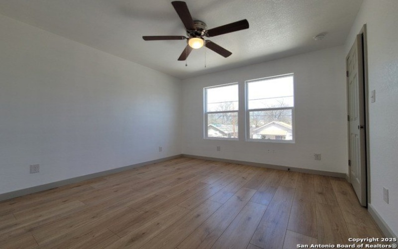 120 Henry St, San Antonio, TX 78207, 2 Habitaciones Habitaciones , ,1 BañoBaños,Residential,En Venta,120 Henry St,0,1856937